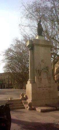 Monumento a Narciso Monturiol